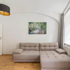 Apartment Servus At Naschmarkt Ii, Wien
