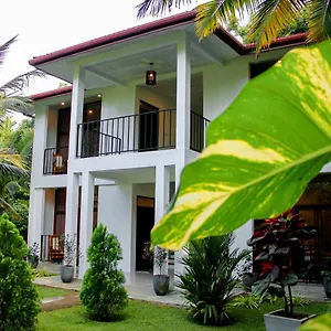 manike-lodge-habarana.kandyhotelsnow.com/