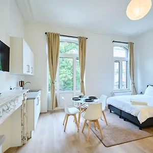 living-home-brussels.brusselshotelsbook.com/
