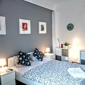 central-bright-modern-studio.bucharesthotelsnow.com/